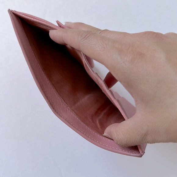 Prada wallet. - Picture 4 of 8